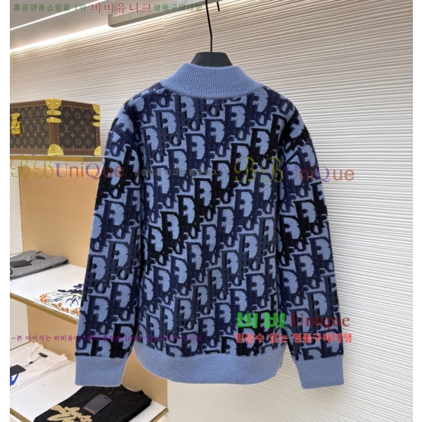  * ũ    33DR2331571-2