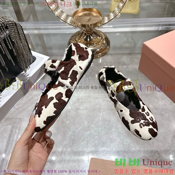  ̿̿ ÷ 28MU902304-2