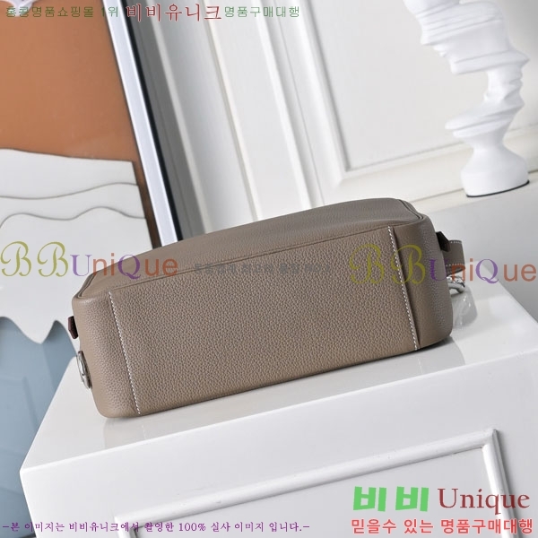 #޽  ٵ   H085735-102