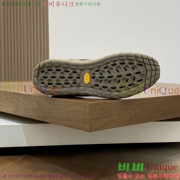 ���� ��**�� ����Ŀ�� M66424-6