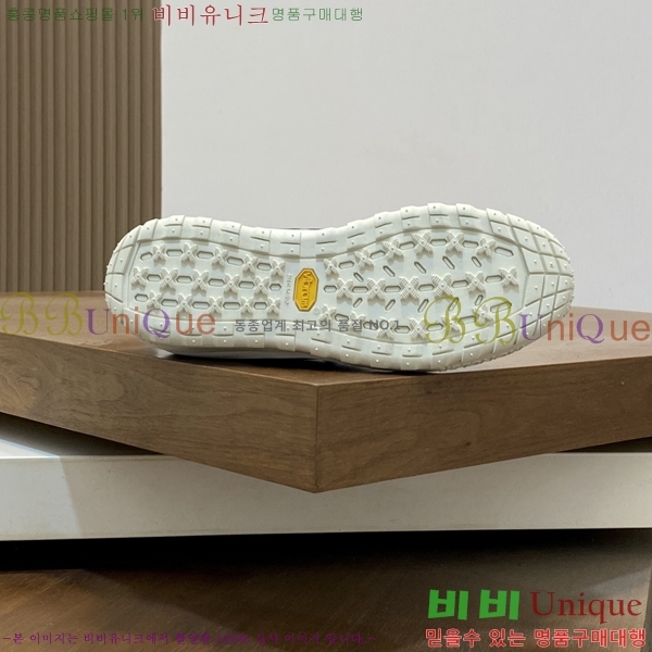 ���� ��**�� ����Ŀ�� M66424-1