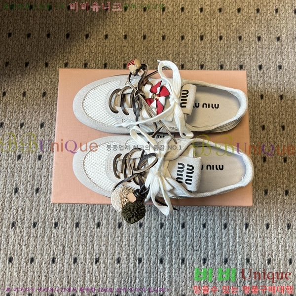 ���� �̿�̿� ����Ŀ�� M1050677-3