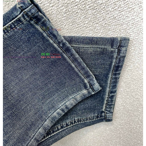 ���� ũ������ û���� CH526881