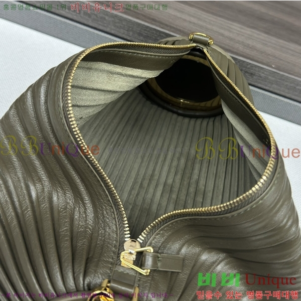 #�ο��� pouch ����� 522129-101