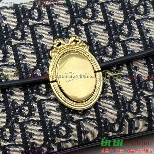 #��* �޴޸��� �Ŀ�ġ M3671-201