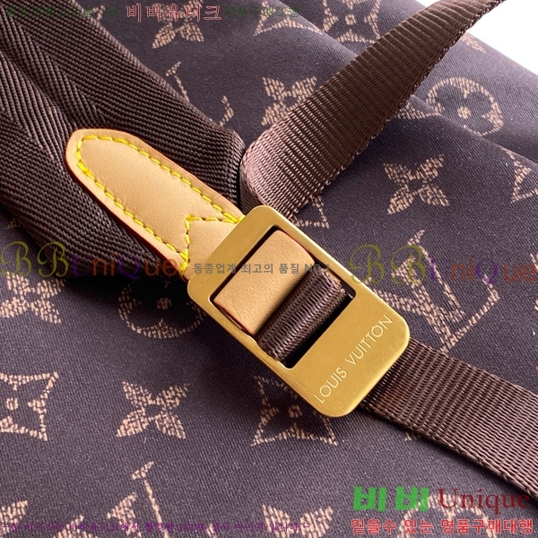 #����*�� ũ�������� �̽�Ʈ ����Ʈ ���� MM M2A423-300