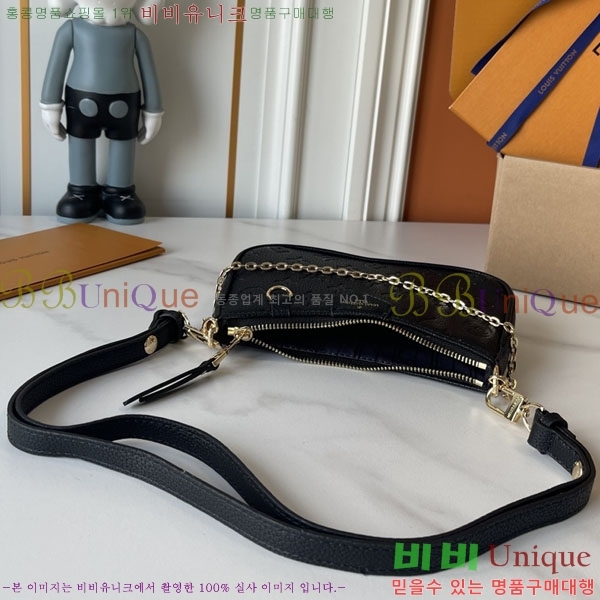 ����*��  Easy Pouch ũ�ν��� M81862-001
