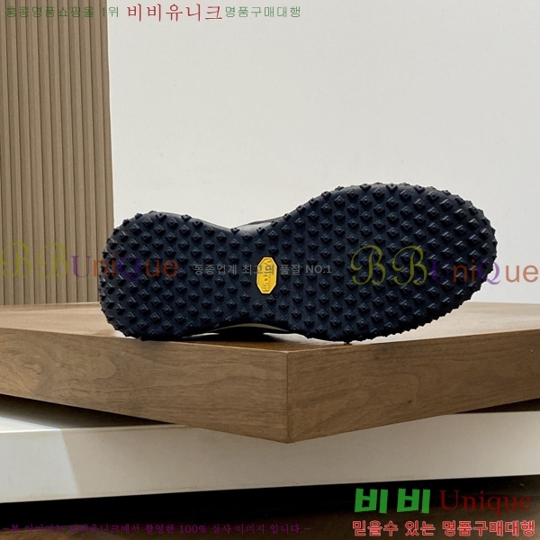 ���� ��**�� ����Ŀ�� M1022490