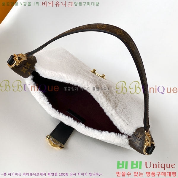 #����*�� Pochette Mia ����� M26245-101